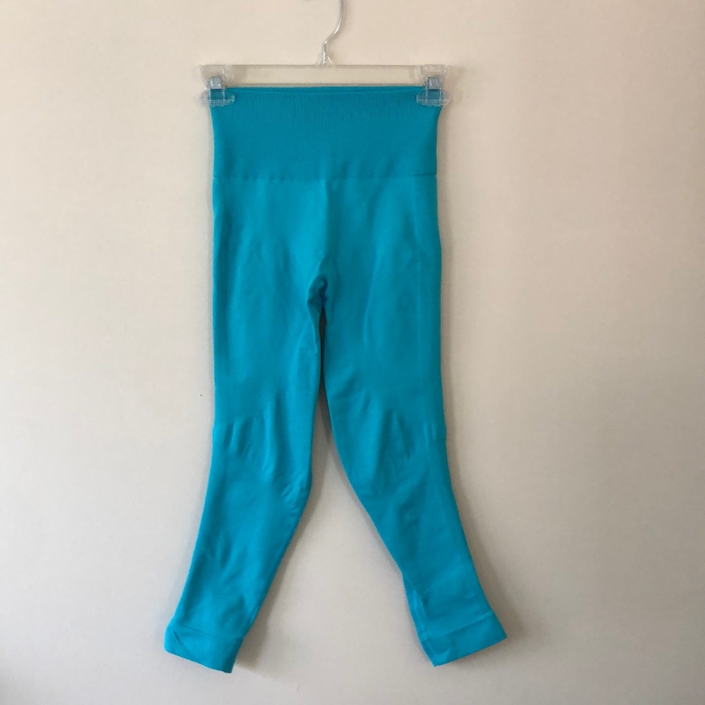 lululemon crop zone in legging